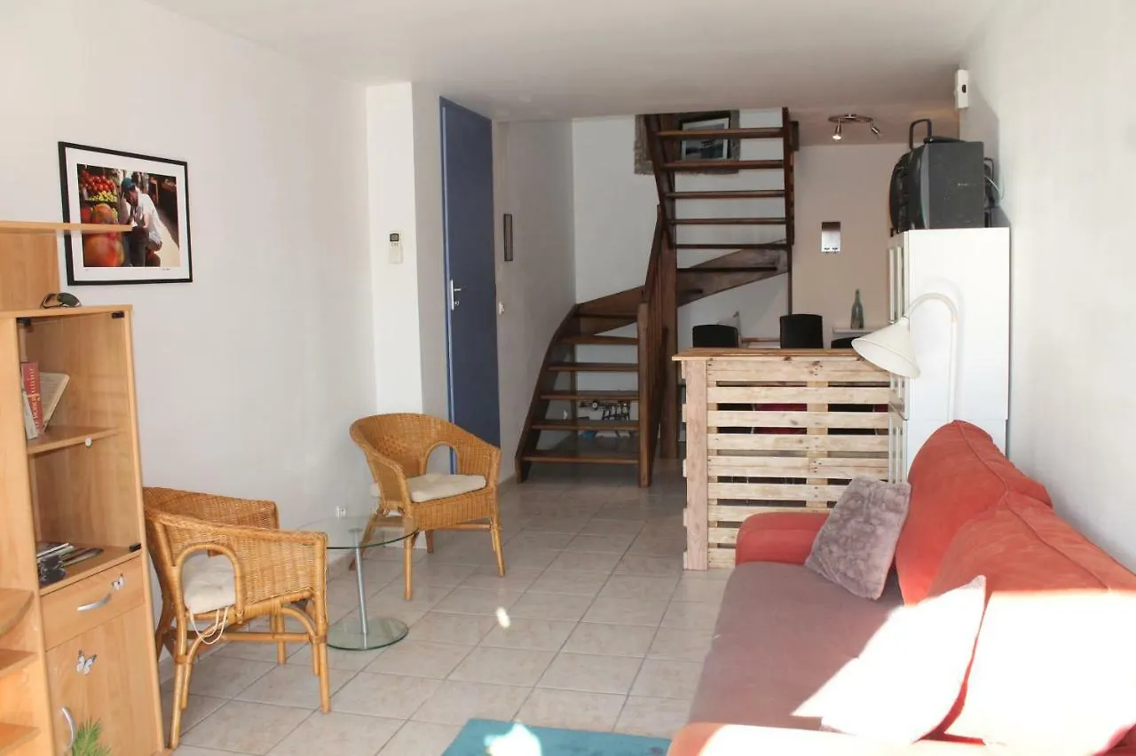 Maison Sous Les Platanes Saint-Pantaléon-les-Vignes 0*,  Frankreich
